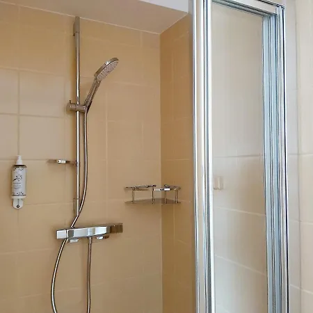 Prezidentská 3*
